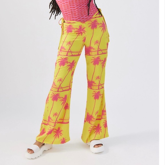 Urban Outfitters Pants - UO NWT HIGH WAISTED PRINTED PANTS sz. 6